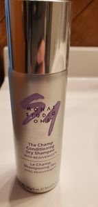 Travel size dry shampoo